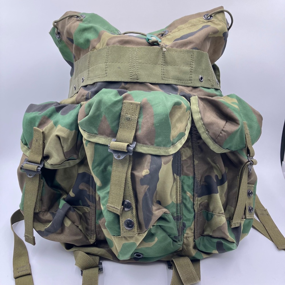 Vintage US Military M81 Woodland Camo Field Pack Combat M LC-2 Radio Case ALICE